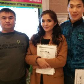Кыргызские знаменитости проходят тест InfoLife у Бакыта Джунусова